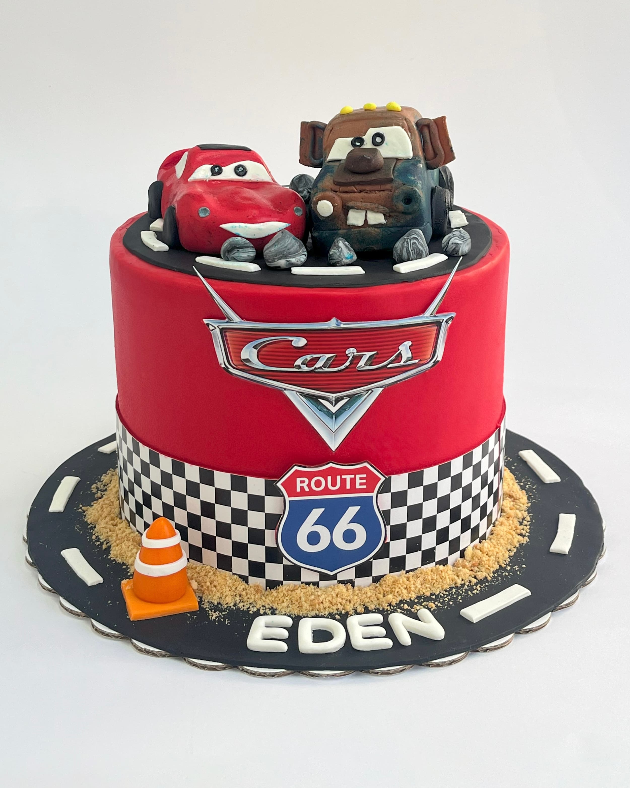 Torte per femije me karaktere argetuese