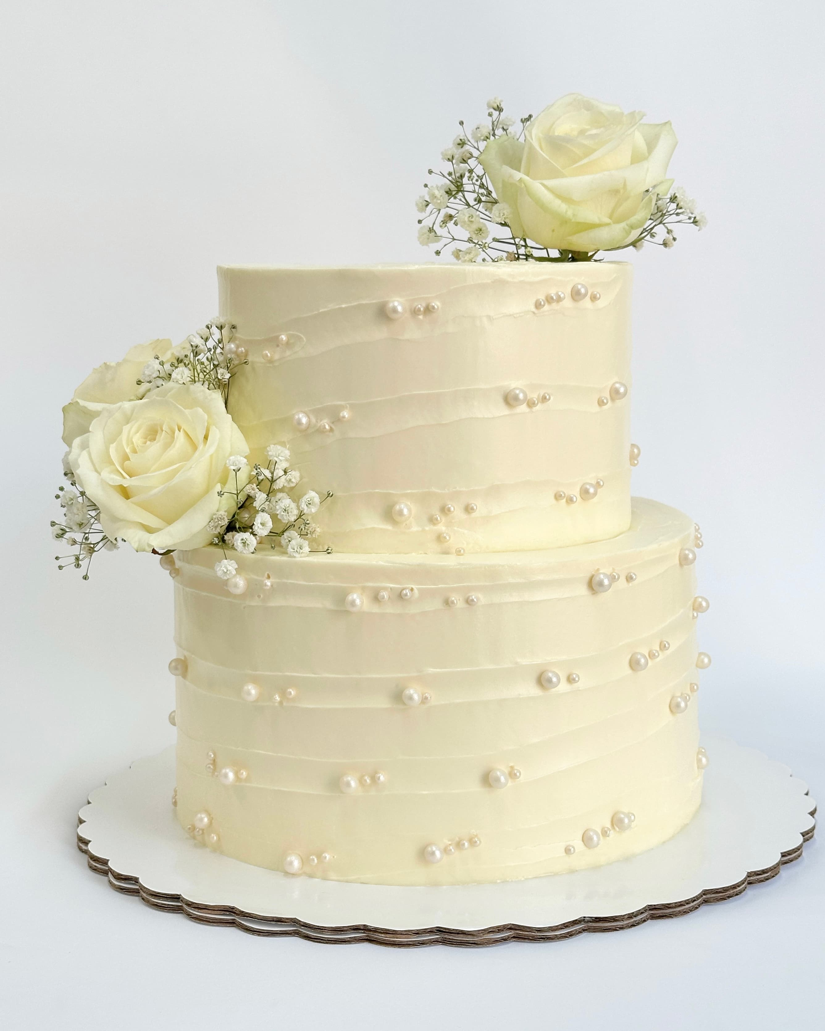 Torte elegante per dasma dhe fejesa me dizajne te personalizuara ne Prishtina